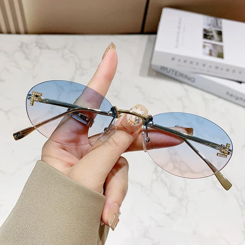 Women's Trendy Circular Sunglasses – Photochromic UV400 Polycarbonate Lenses