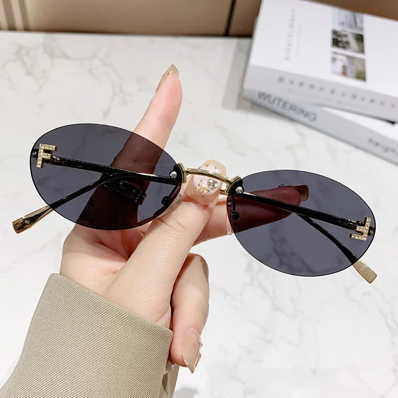 Women's Trendy Circular Sunglasses – Photochromic UV400 Polycarbonate Lenses