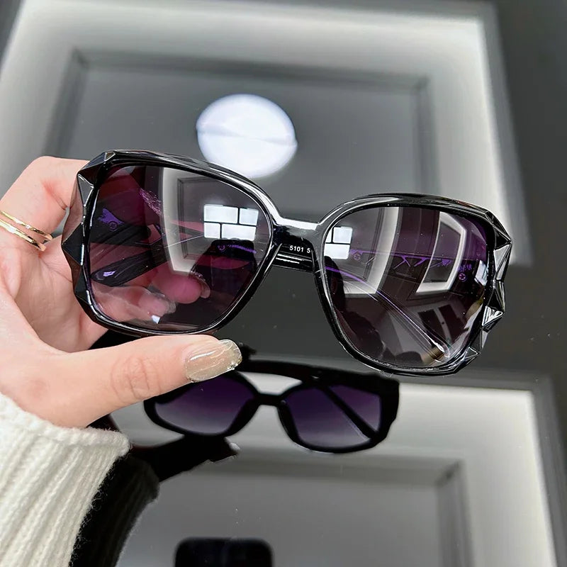 OPSKJK Women's Square Mirror Sunglasses – Classic Outdoor Fashion Eyewear